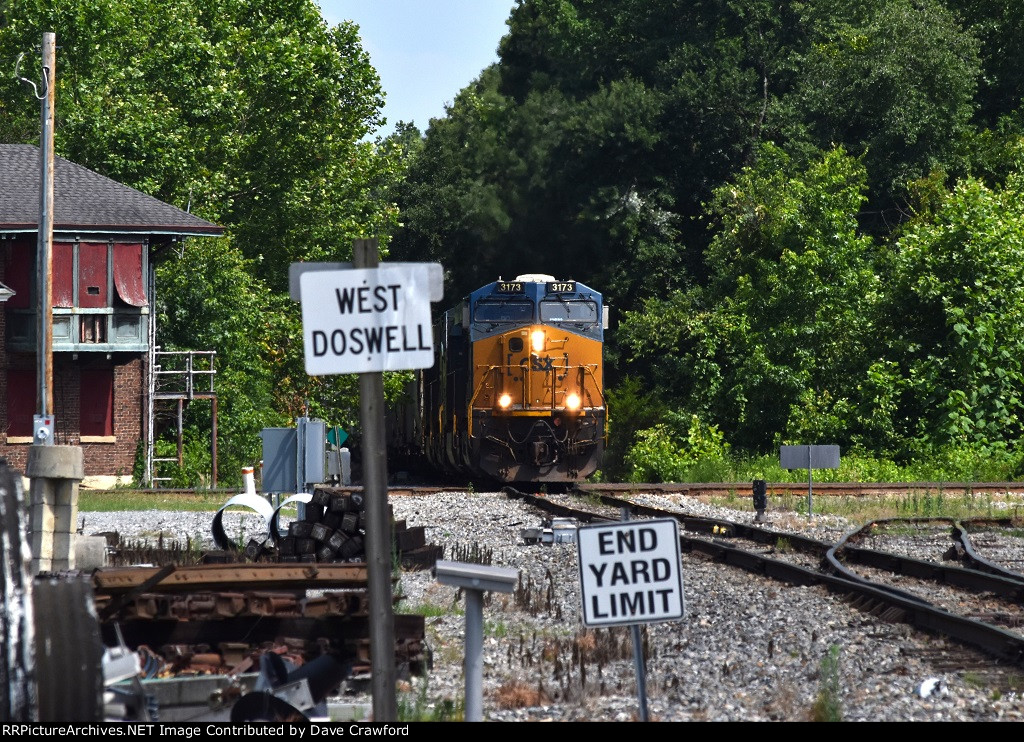 CSX 3173 Crossing the Diamond